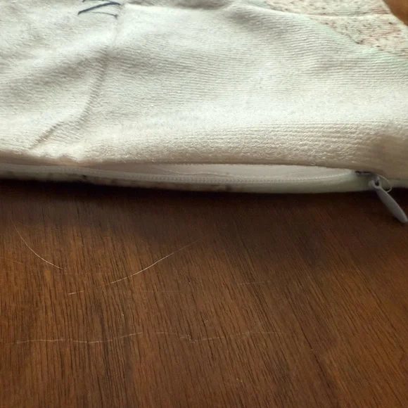 Kate Spade Blush Pink Soft Accent Pillow 40cm x 40cm NEW Pillow Included - Picture 7 of 14